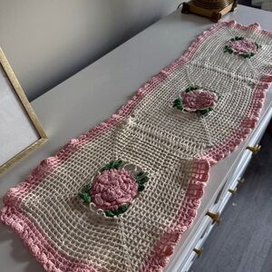 Vintage Crochet Table Runner with Pink Floral Design